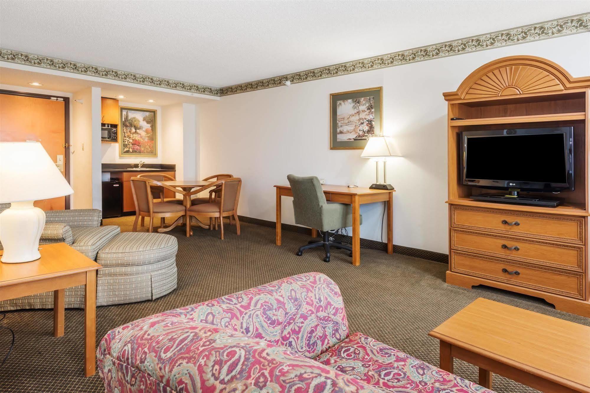 Wingate By Wyndham Indianapolis Airport Plainfield Hotel Eksteriør billede