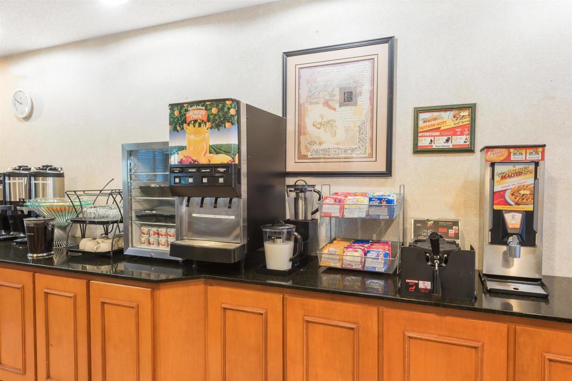 Wingate By Wyndham Indianapolis Airport Plainfield Hotel Eksteriør billede